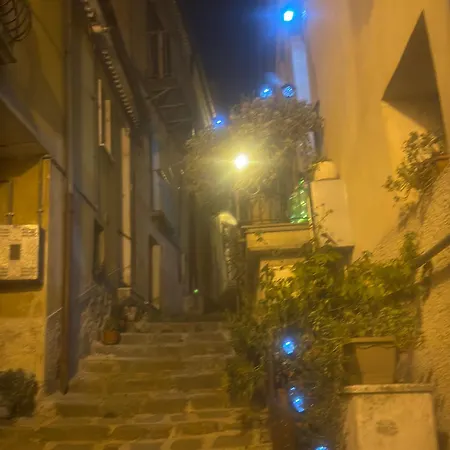 Volte In Pietra - Nelle Dolomiti Lucane