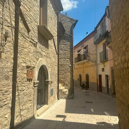 Volte In Pietra - Nelle Dolomiti Lucane