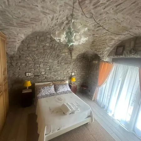 Volte In Pietra - Nelle Dolomiti Lucane *